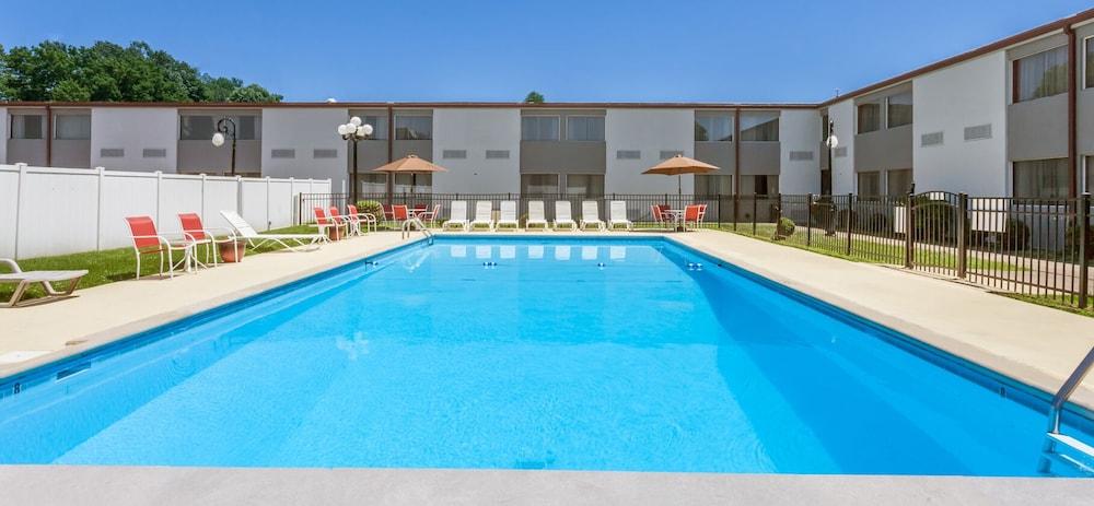 Ramada By Wyndham Henderson/Evansville Extérieur photo