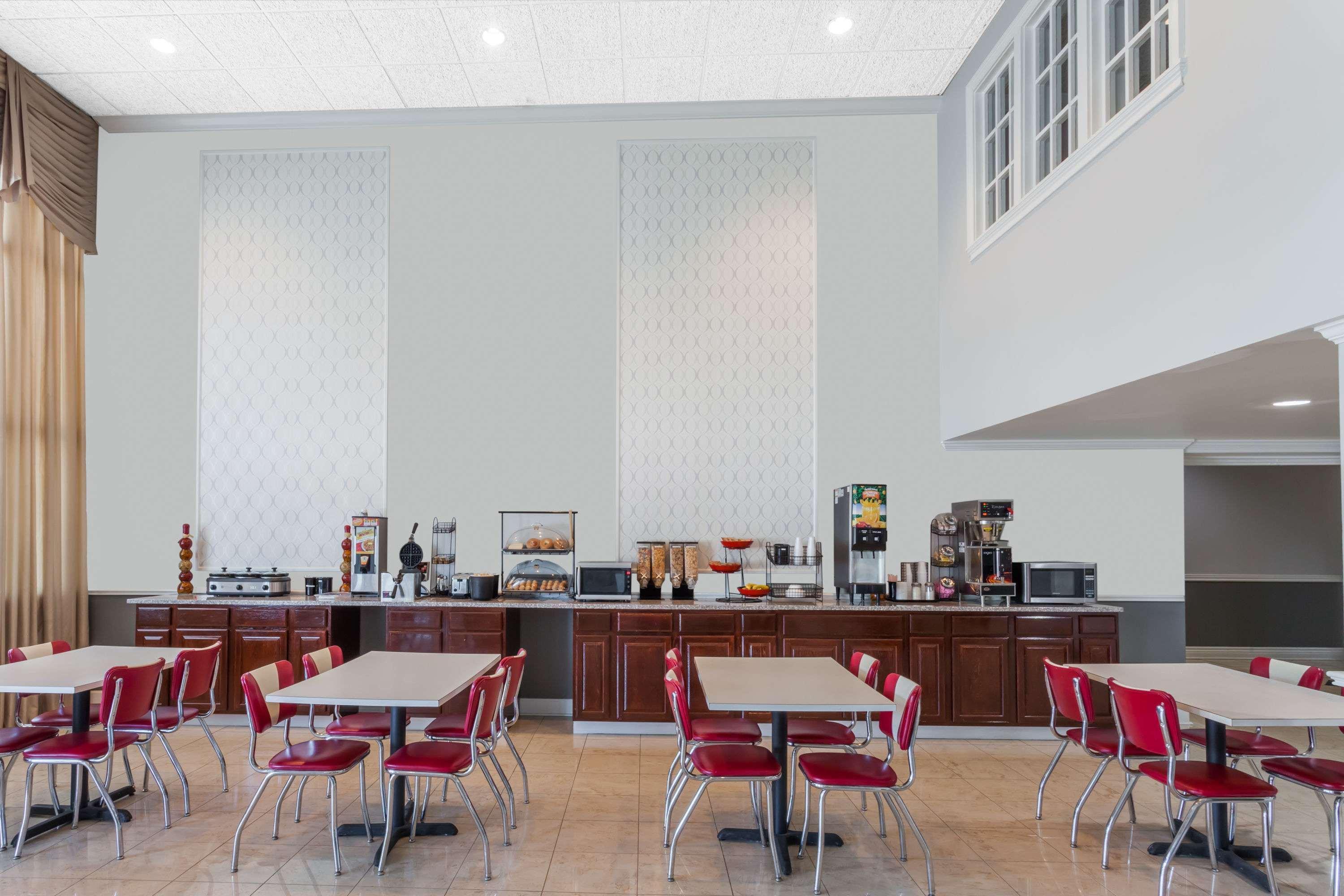 Ramada By Wyndham Henderson/Evansville Extérieur photo
