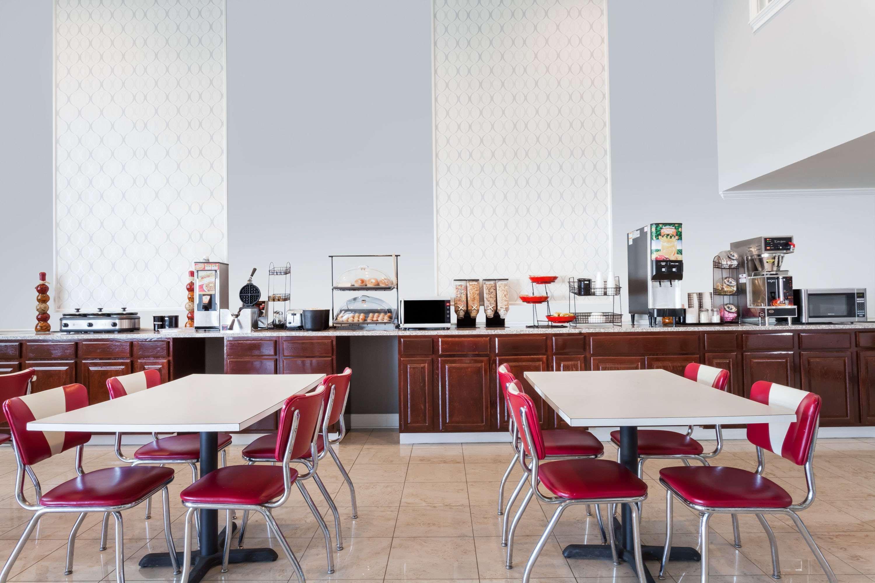 Ramada By Wyndham Henderson/Evansville Extérieur photo