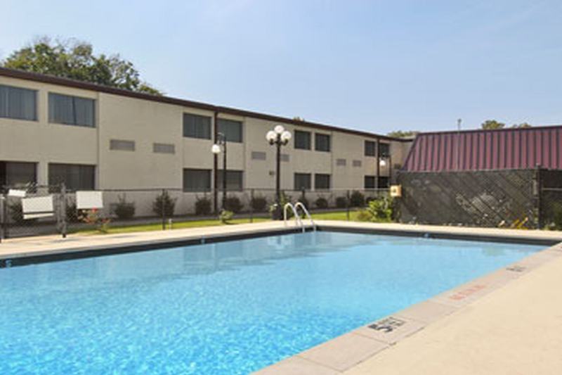Ramada By Wyndham Henderson/Evansville Extérieur photo