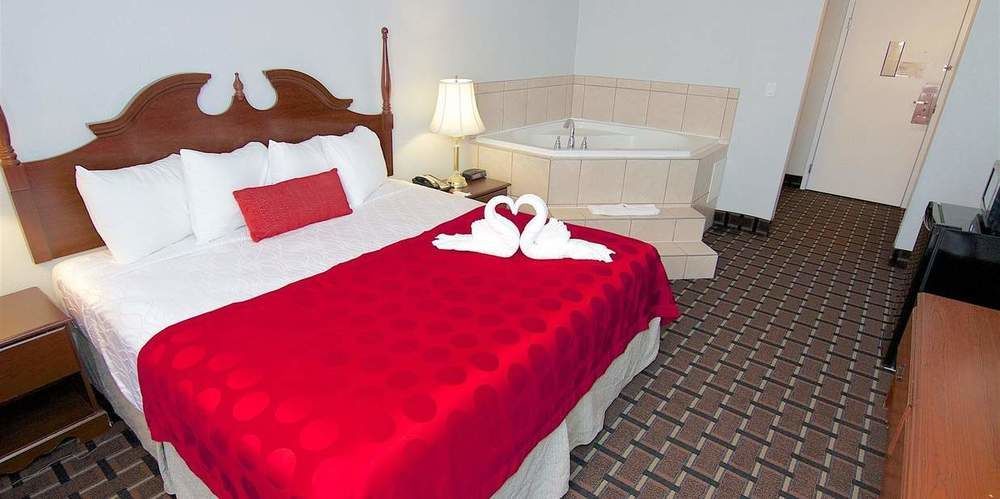 Ramada By Wyndham Henderson/Evansville Extérieur photo
